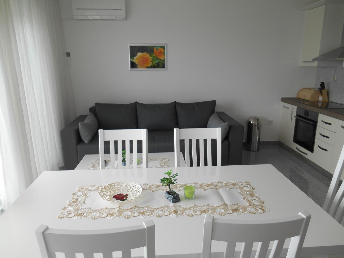 Apartments Diana Шмрика Экстерьер фото