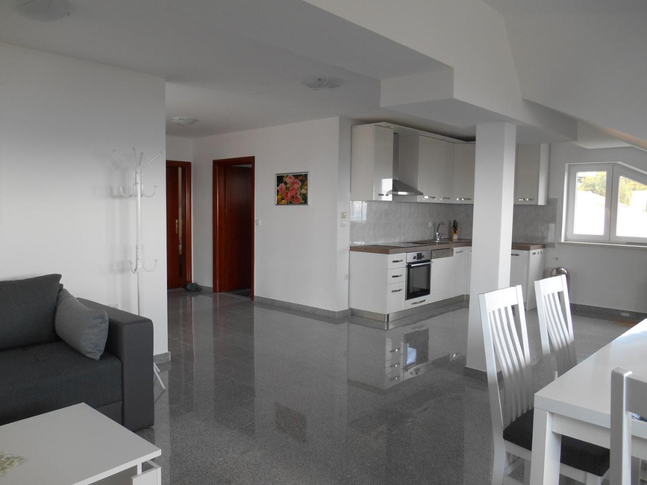 Apartments Diana Шмрика Экстерьер фото